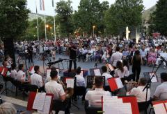 Stotine Mostaraca pjevušilo uz najljepše dalmatinske hitove 